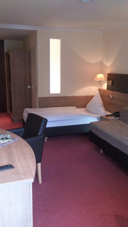 Hotel Bergfrieden Бад Вилдбад Екстериор снимка