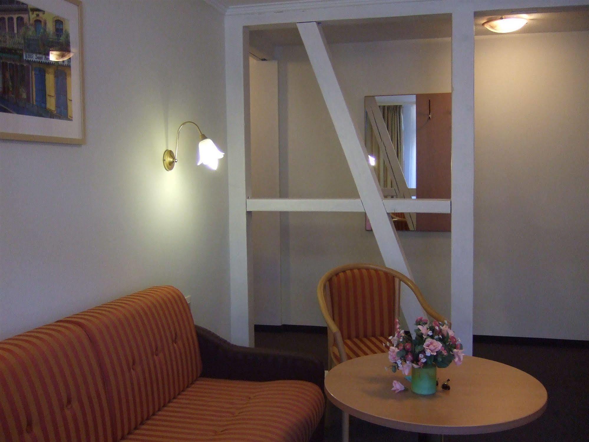 Hotel Bergfrieden Бад Вилдбад Екстериор снимка